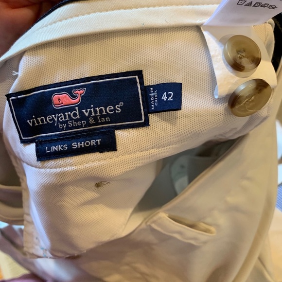 Vineyard Vines Other - Vineyard vines links shorts size 42